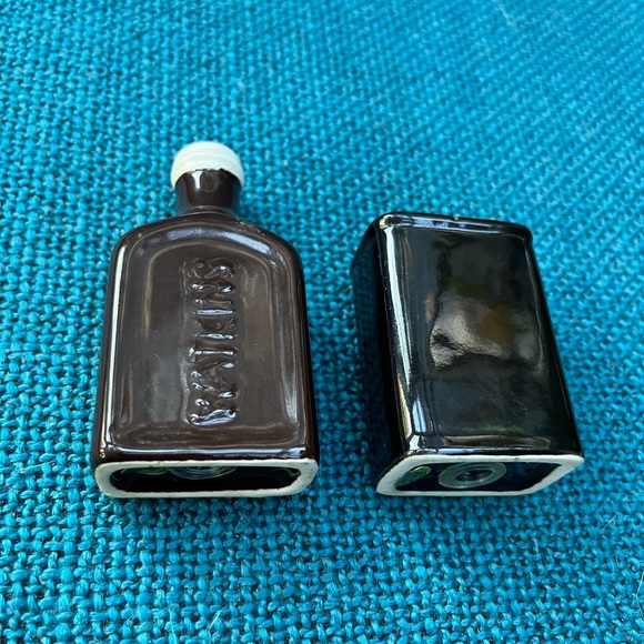 Vintage Watkins Ceramic Bottle Salt & Pepper Shakers - Picture 6 of 7
